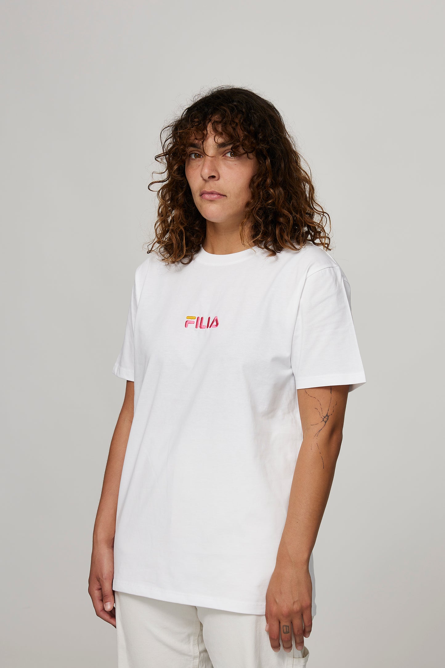 Filia (Friendship) Tee